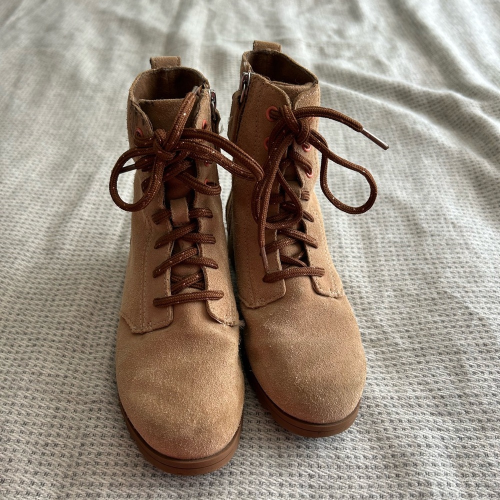 Sorel Emelie lace girls boots